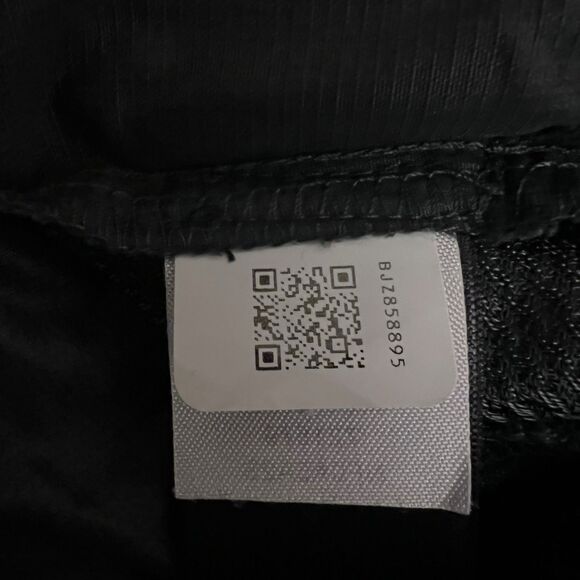 The NORTH FACE Mens 34 Gray Cargo Short - Picture 10 of 10